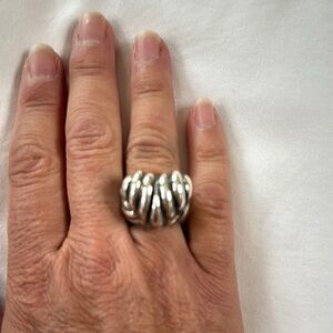 Elegant Silver Ring